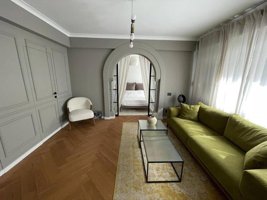 Stunning 1Bd Flat With 50M2 Terrace In The City Center Bukarest Exterior foto