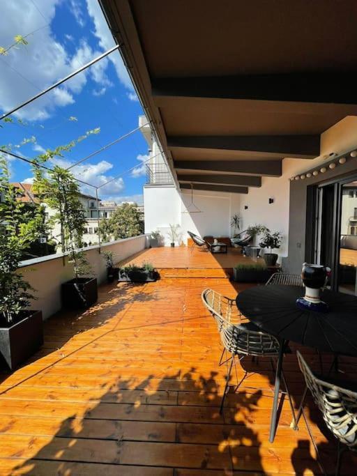 Stunning 1Bd Flat With 50M2 Terrace In The City Center Bukarest Exterior foto